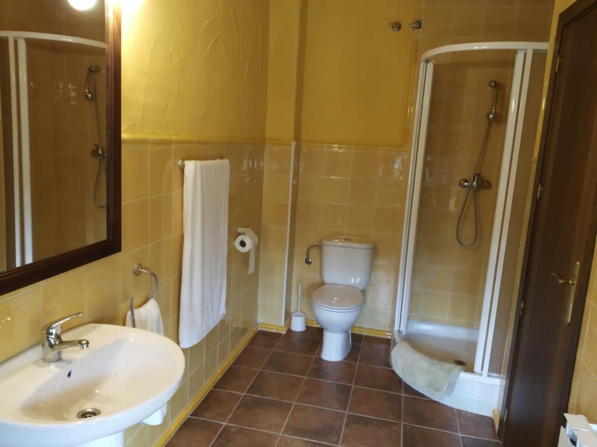 Viv. De Uso Turistico Fuente El Tejo - Casa Ana Villa Burgohondo Buitenkant foto