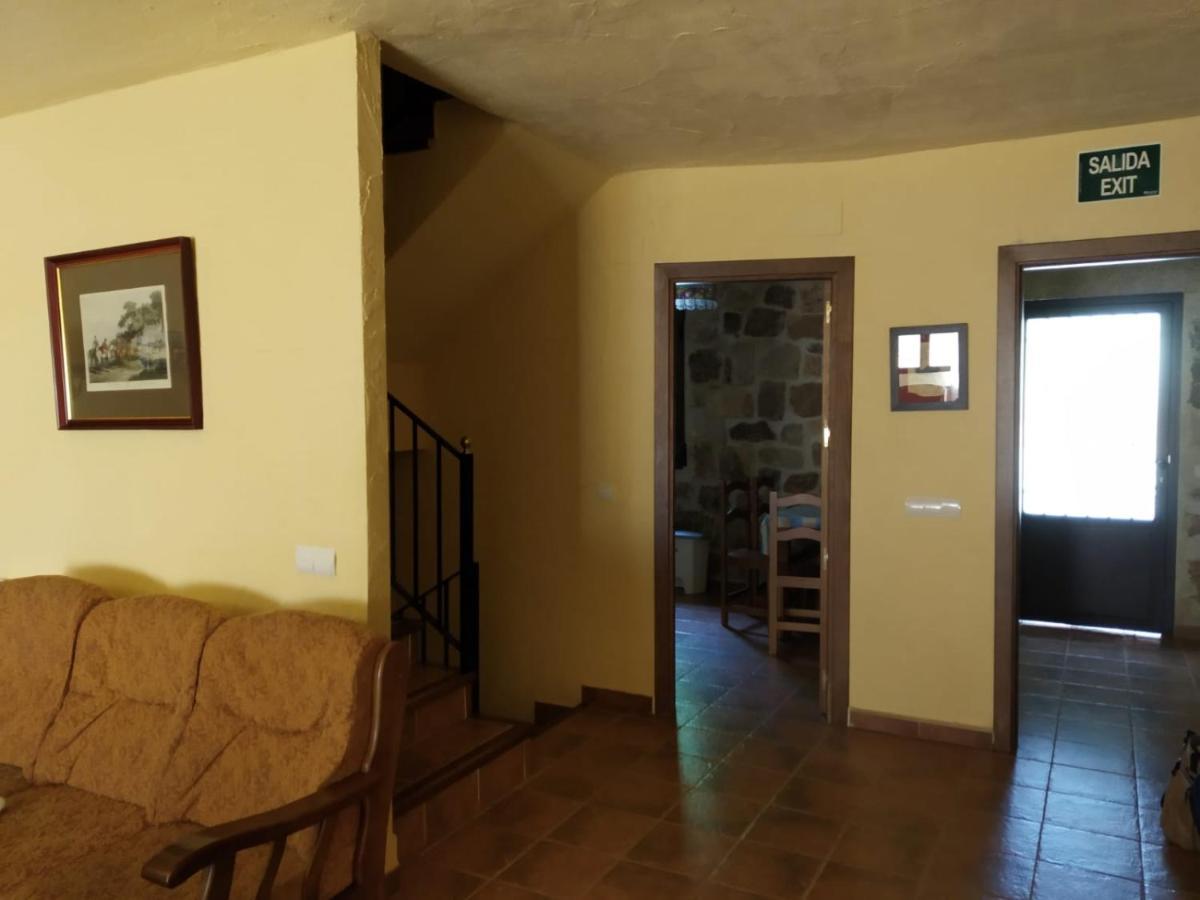 Viv. De Uso Turistico Fuente El Tejo - Casa Ana Villa Burgohondo Buitenkant foto